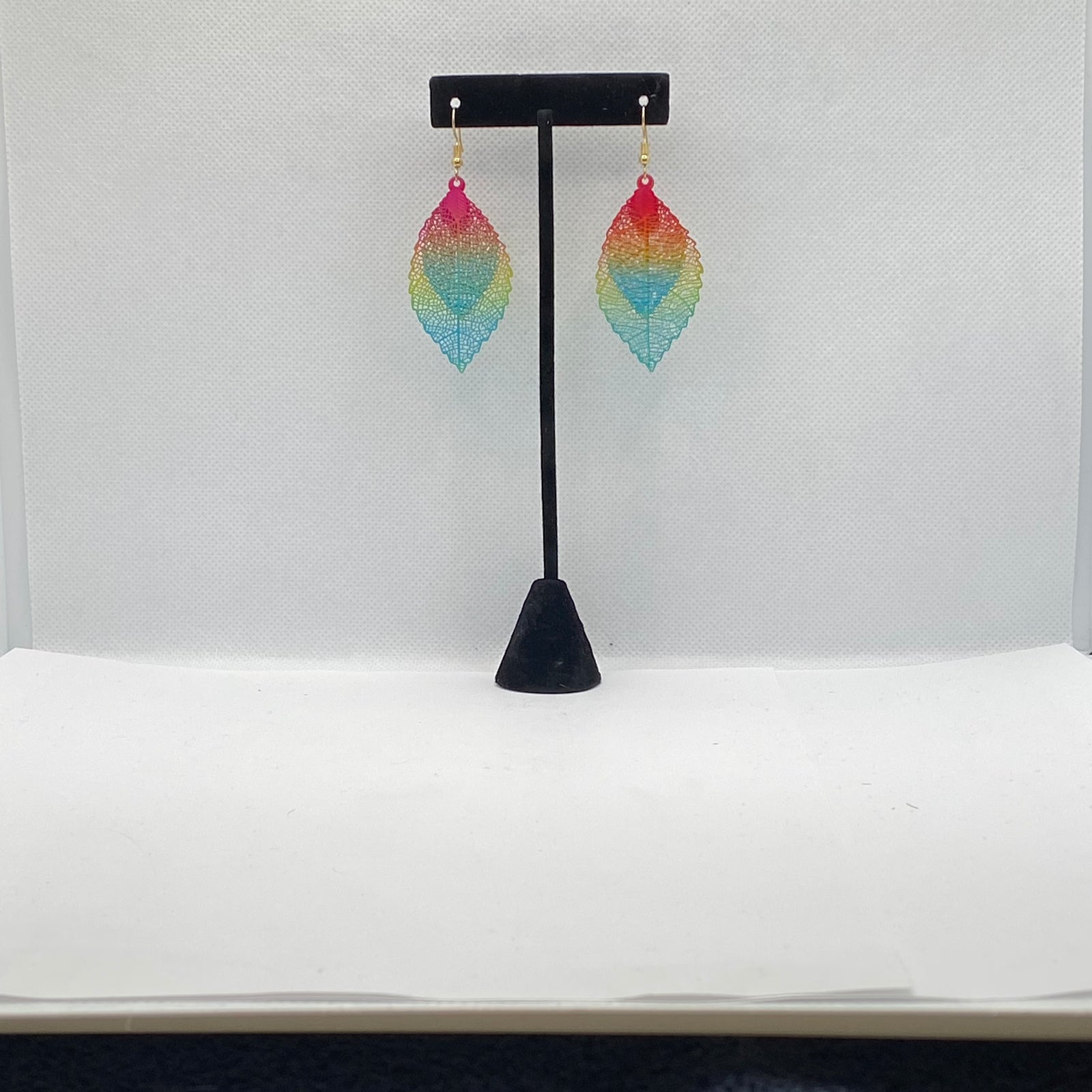 Boucles d’oreilles double feuille léger motif vintage quantité 2